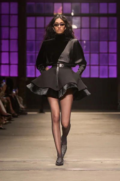 Look 11